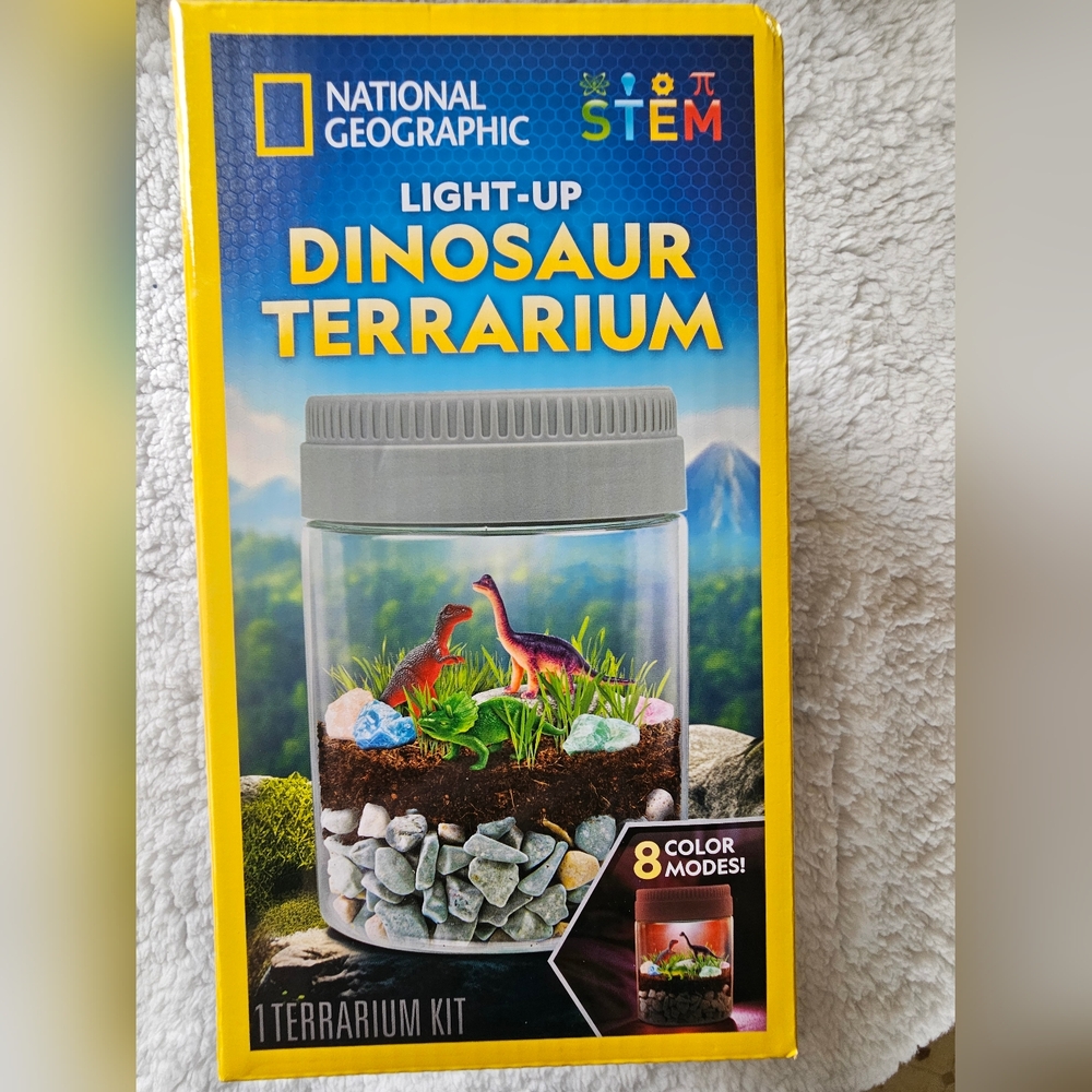 NIB Light-up Dinosaur Terrarium Kit